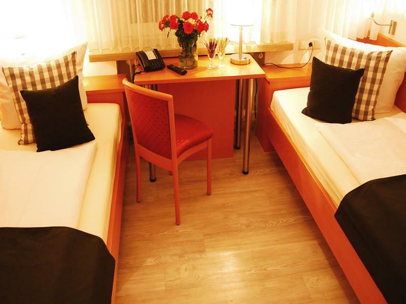 Hotel Am Martinsberg Андернах Экстерьер фото